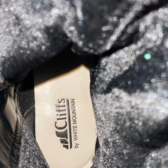 Cliffs by White Mountain Black Slouch Boots
Women’s Size 7.5 Mid-calf height - Picture 8 of 9